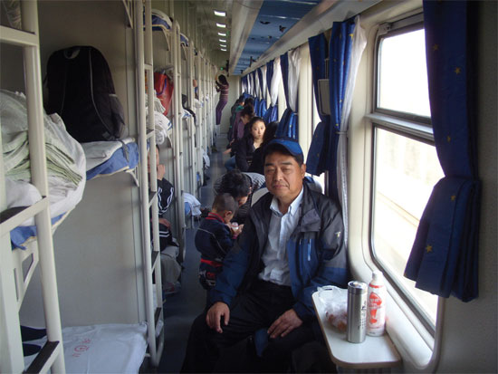 칭다오에서 시안 가는 열차의 잉워처(硬臥車) 내부 모습. ⓒ양기혁