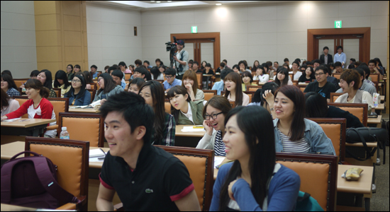 JDC대학생아카데미 열한 번째 강연을 경청하고 있는 학생들. ⓒ제주의소리 김태연기자