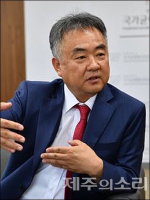 송재호 국가균형발전위원장이 예타 면제사업인 제주공공하수처리장 현대화 사업비 3887억원은 전액 국비가 지원된다고 밝혔다.