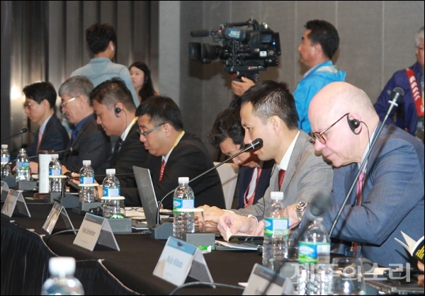 세계전기차협의회가 7일 제주에서 총회를 갖고, 평양 전기차엑스포 개최 등 안건을 의결했다.