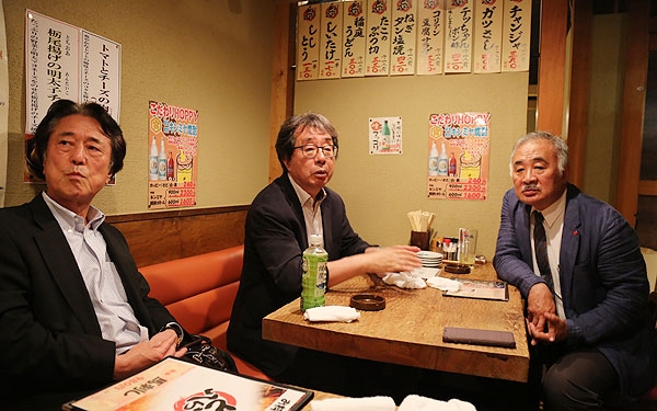 일본 도쿄 선술집에서 만난 일본 4.3운동가 조동현 4.3을생각하는모임 도쿄 대표, 문경수 리츠메이칸대학 명예교수, 고이삼 신간사 대표(왼쪽부터). ⓒ제주의소리