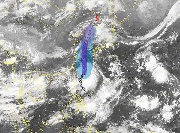 일본 오키나와 남서쪽 해상에서 북서진하고 있는 제13호 태풍 '링링' 예상 진로. 사진=기상청 위성영상