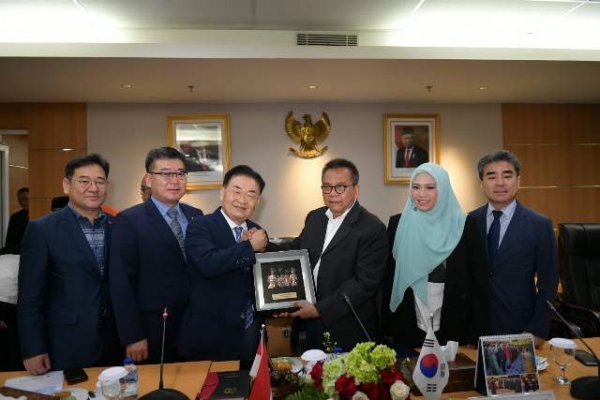 제주도의회 김태석 의장 등은 지난 10일 인도네시아 자카르타 의회를 방문해 4월에 열리는 지속가능발전 제주 국제컨퍼런스 참가를 정식으로 초청했다.ⓒ제주의소리