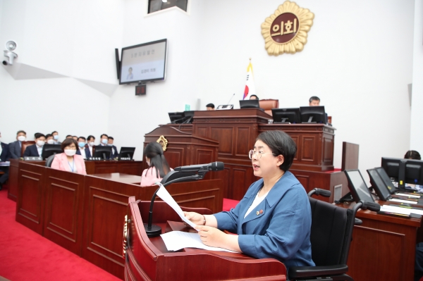 16일 열린 제385회 임시회 제1차 본회의에서 5분 자유발언을 하고 있는 김경미 의원. ⓒ제주의소리