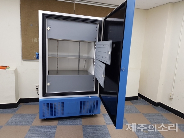 제주시 한라체육관에 설치된 초저온 냉동고. ⓒ제주의소리 자료사진.