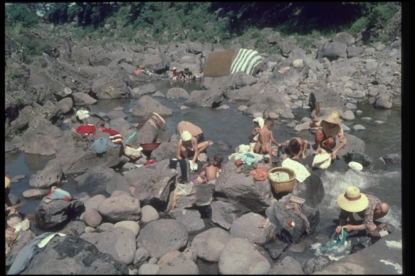 1971년 8월~10월 사이 오라1동에서 촬영한 한천 풍경. 출처=이토 아비토, 제주학아카이브.