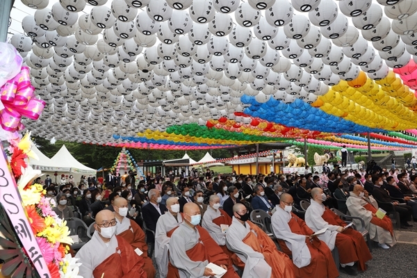 지난해 5월 30일 대한불교조계종 제23교구 본사 한라산 관음사이 개최한 부처님오신날 법요식. ⓒ제주의소리 자료사진