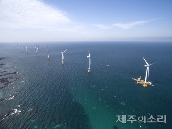 해상풍력 자료사진과 김동주 에너지기후정책연구소 연구기획위원