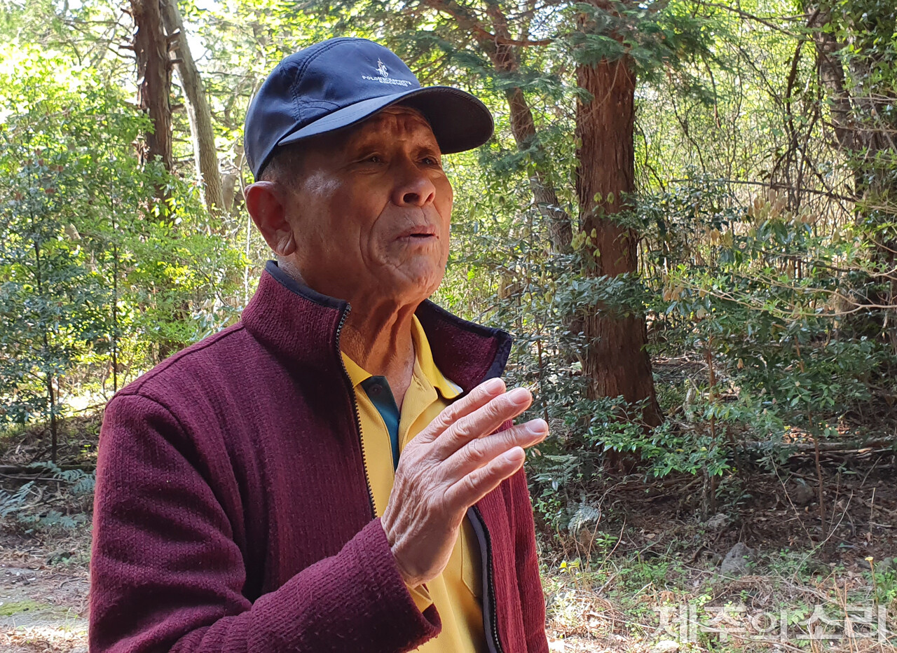 권기홍 전 하효마을 노인회장. 그는 목장이 있다는 사실은 마을에 큰 힘이 된다고 거듭 강조했다. ⓒ제주의소리