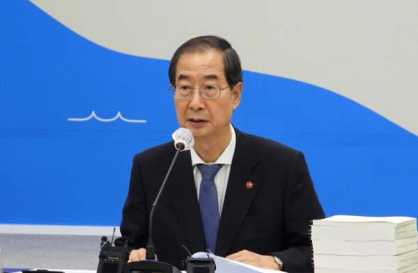 20일 오후 2시 제주도청 본관 4층 탐라홀에서 열린 '제주4.3사건 진상규명 및 희생자 명예회복위원회' 회의를 주재하고 있는 한덕수 국무총리. ⓒ제주의소리<br>