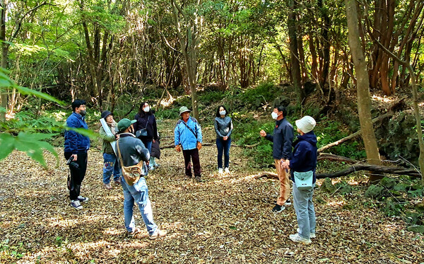 ‘탐나는가치 맵핑(mapping)’ 마을공동목장 프로젝트팀은&nbsp;양용찬열사추모사업회, 시민정치연대 제주가치, 독립언론 [제주의소리], 제주대 공동자원과 지속가능사회 연구센터가 함께하는 도민참여 행사다. 사진은 지난 11월 6일 제주시 한경면 청수공동목장 탐방 행사 모습. ⓒ제주의소리<br>