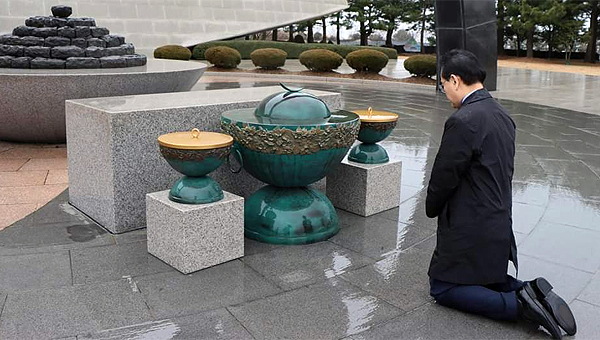 태영호 국회의원(서울 강남구갑)이 13일 제주4·3평화공원을 찾아 참배하는 모습. [사진출처- 태영호 의원 페이스북]