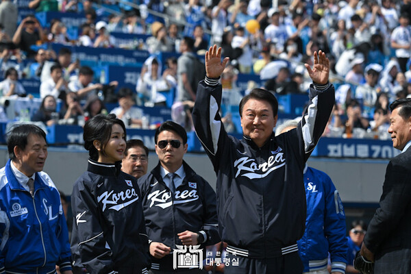 지난 1일 대구삼성아이온즈파크에서 프로야구 개막전 시구에 나선 윤석열 대통령. 사진=대통령실