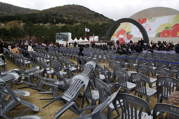 문화제가 진행 중이지만 객석 대부분은 비어있는 상태였다. ⓒ제주의소리