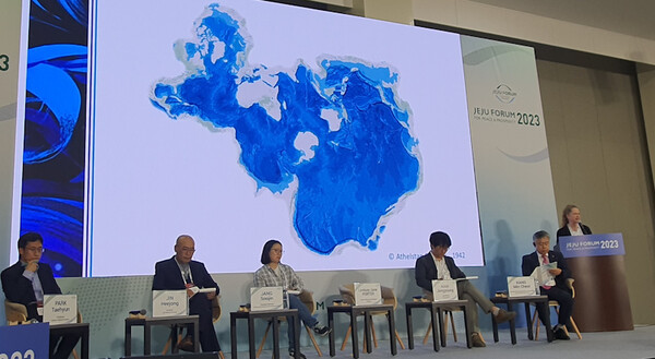 1일 오후 3시20분 제주국제컨벤션센터 백록홀에서 열린 '생태법인 제도 공유를 통한 생태평화공동체 형성' 세션. ⓒ제주의소리<br>