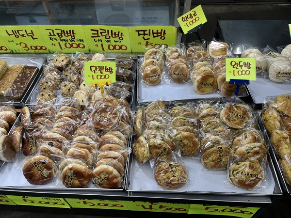 정옥제과의 빵 제품들. / 사진=김진경