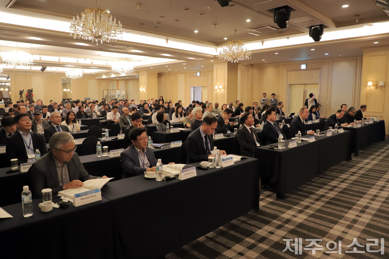 한국국제경제학회는 지난 26일부터 제주시 삼도2동 오리엔탈호텔에서 하계 국제학술대회를 개최 중이다. ⓒ제주의소리