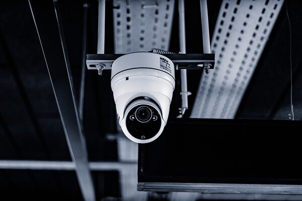 CCTV는 실제로 안전의 문제보다, 범죄의 규명으로 더 많이 쓰이고 있다. 행위의 결과가 벌어지고 난 후 처벌의 도구로 쓰이는 것이다. / 사진=픽사베이