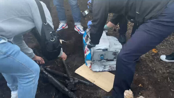 경찰은 지난 19일 서귀포시의 한 과수원을 집중 수색해 사라진 과속 단속 카메라 등 피해품을 발견했다. 사진 제공=서귀포경찰서