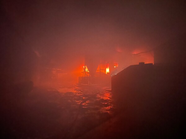 21일&nbsp;오전 5시6분께 제주시 조천읍 와흘리의 한 양돈장에서 화재가 발생했다. 사진 제공=제주소방안전본부