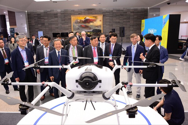 지난해 열린&nbsp;제11회 국제e-모빌리티엑스포 현장. 사진=IEVE.