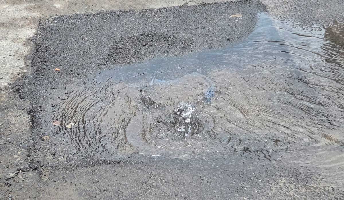 제주시 이도일동 도로 누수 현장. 사진-독자 제공 ⓒ제주의소리