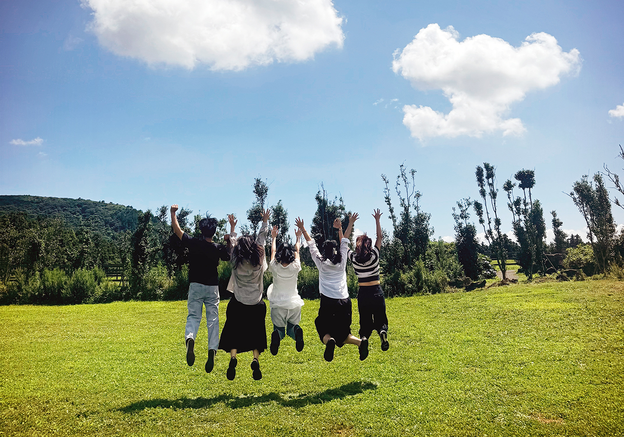 L.E.A.P에 참여한 '살암시민즈' 팀이 성이시돌 목장에서 찍은 사진. 이들은 제주 곳곳을 방문하고 사람들을 만나며 프리미엄 관광 코스를 구체화했다. ⓒ제주의소리