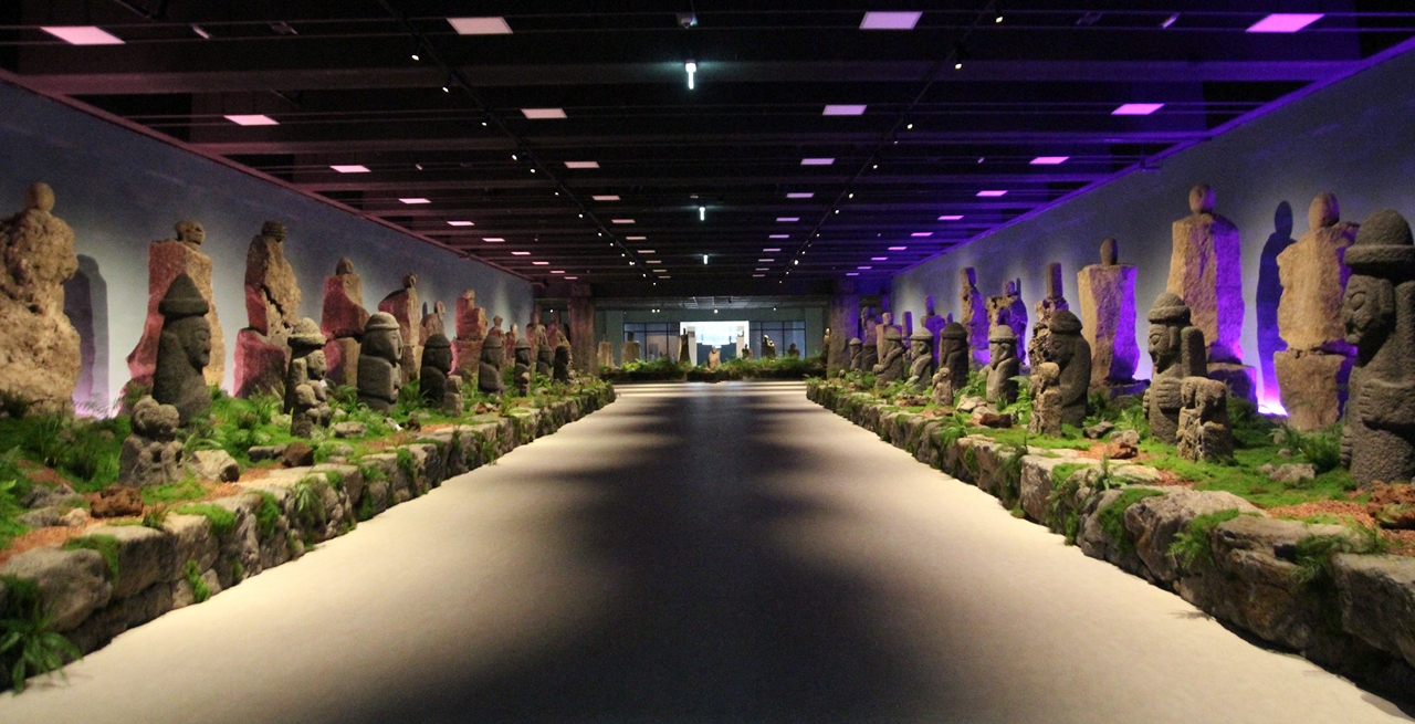 전시관 입구 3선3상 ⓒ제주의소리