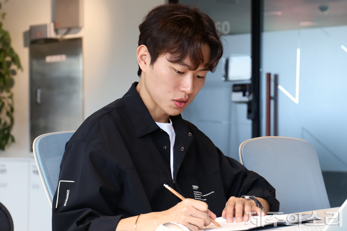 빌드업 지원사업을 통해 아이러니에 입사한 '복덩이' 이창수 씨. ⓒ제주의소리