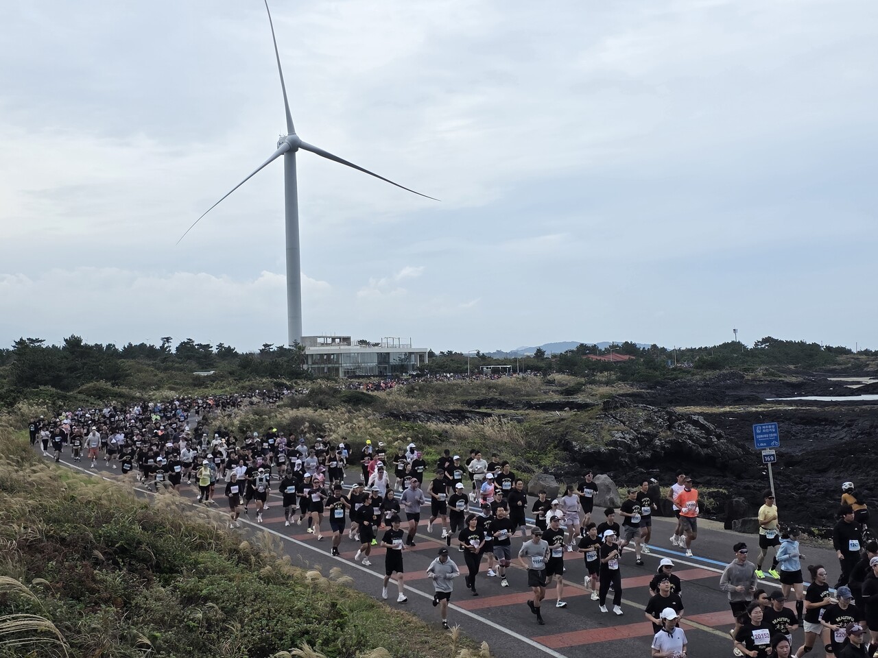 26일 오전 구좌생활체육공원 운동장에서 막을 올린 제17회 아름다운제주국제마라톤대회. ⓒ제주의소리