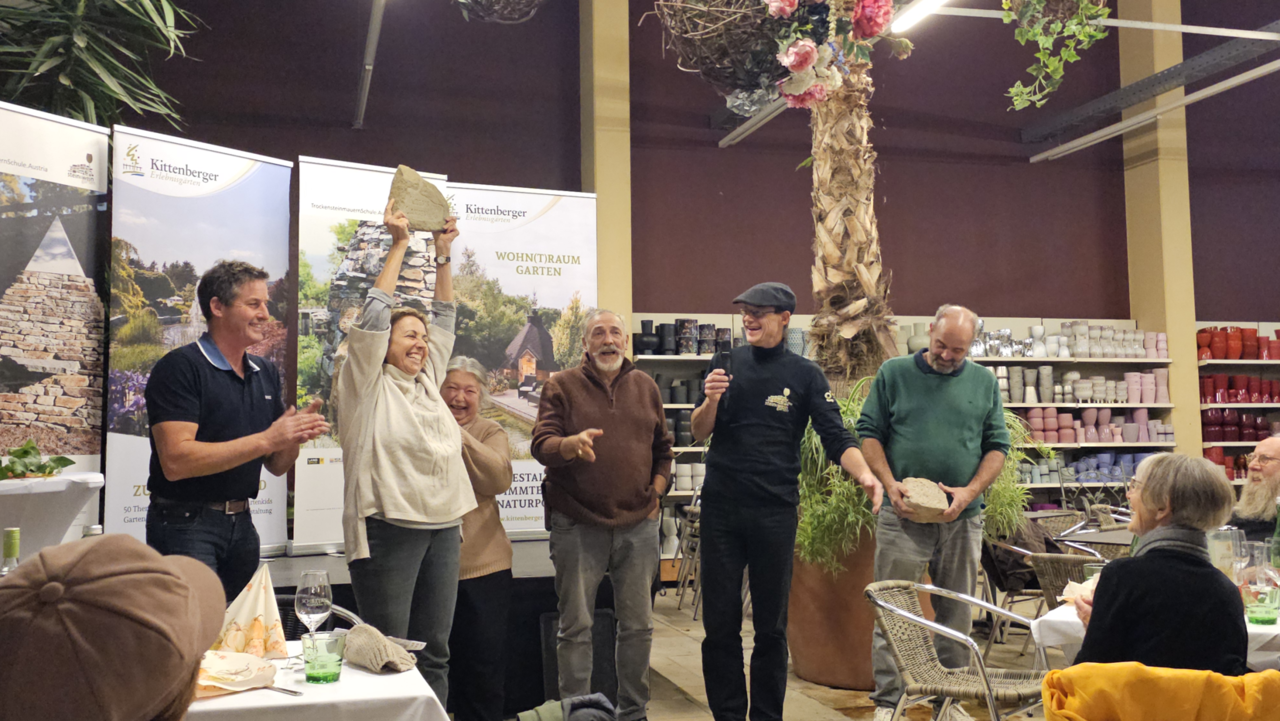 2027년 싸이프러스 개최 석판 전달식.