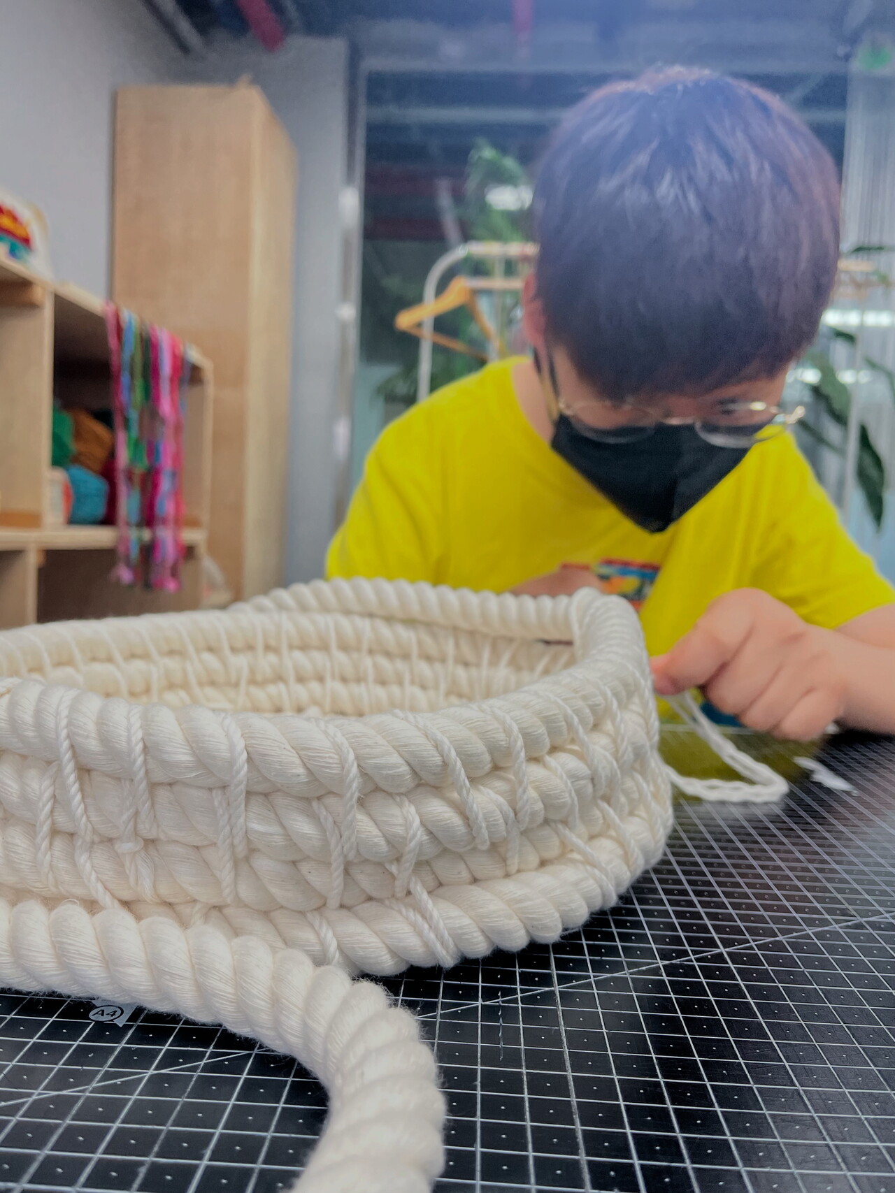 섬유공예 김혁종 작가. 사진=커뮤니티랩KOJI.