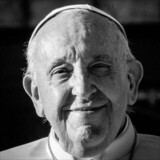 비엔나로 간 ‘교황님의 미소’ 44점 “지구촌이 감동”