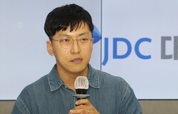 안정 좇던 대기업 회사원, 불확실한 길에서 자신을 찾다